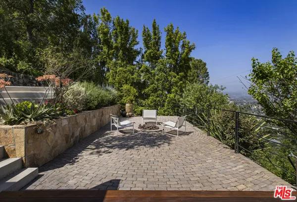 $6,250 | 631 Cross Avenue, Los Angeles, CA 90065