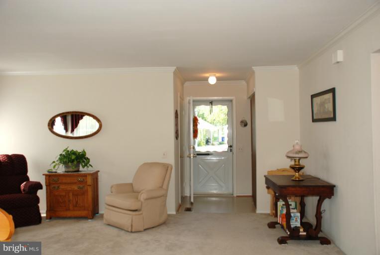 7091 Catalpa Road Frederick, MD 21703 - Photo 13 of 30 Living Room