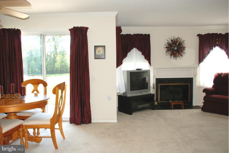 7091 Catalpa Road Frederick, MD 21703 - Photo 7 of 30 Bright open Lr & DR