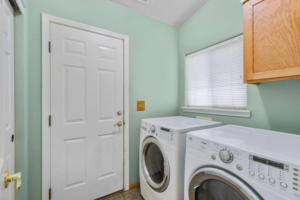 705 Mountain Avenue Central Point, OR 97502 - Photo 25 of 29 25