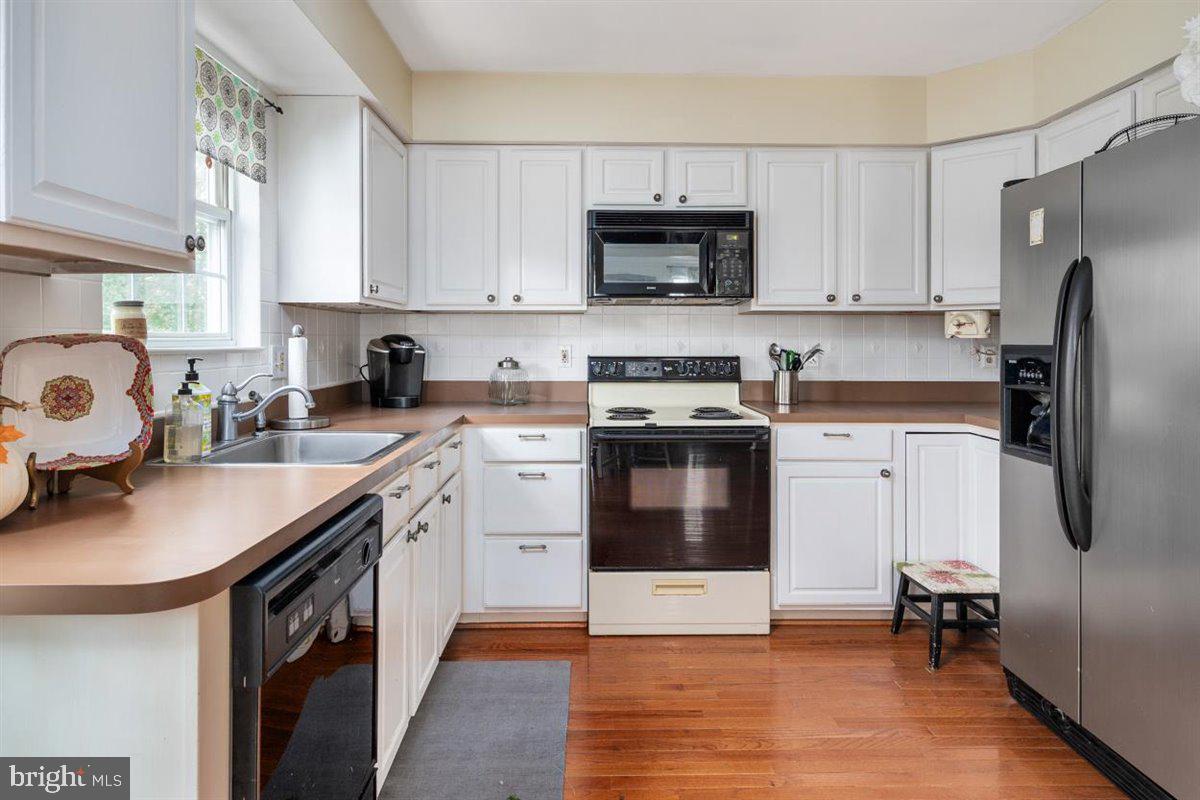 845 Sunny Chapel Road Odenton, MD 21113 - Photo 12 of 45 Plenty of counterspace