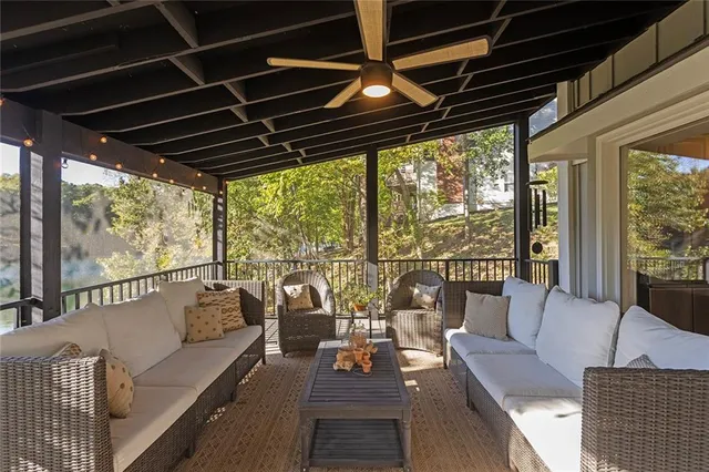 $585,000 | 900 Wildbriar Drive, Liberty, MO 64068