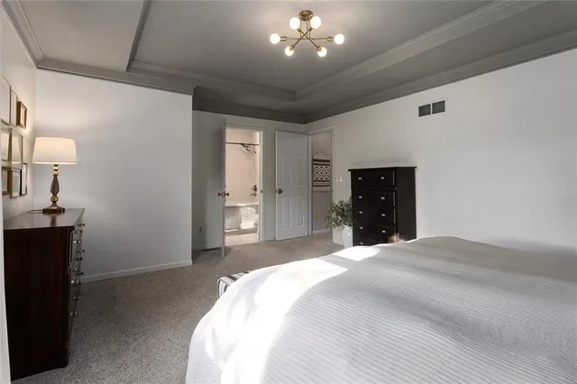 $585,000 | 900 Wildbriar Drive, Liberty, MO 64068