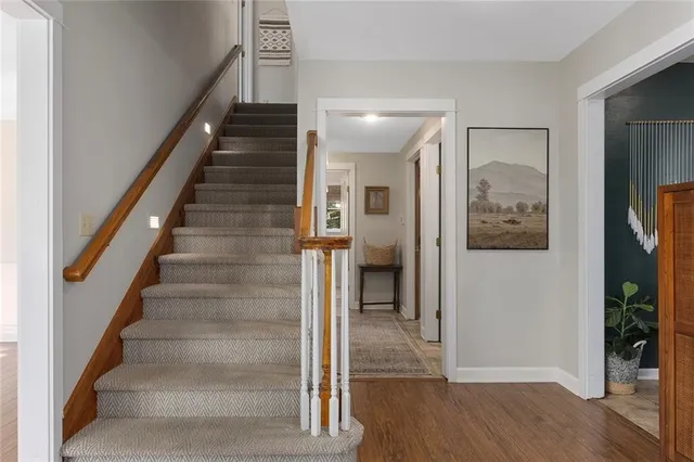 $585,000 | 900 Wildbriar Drive, Liberty, MO 64068