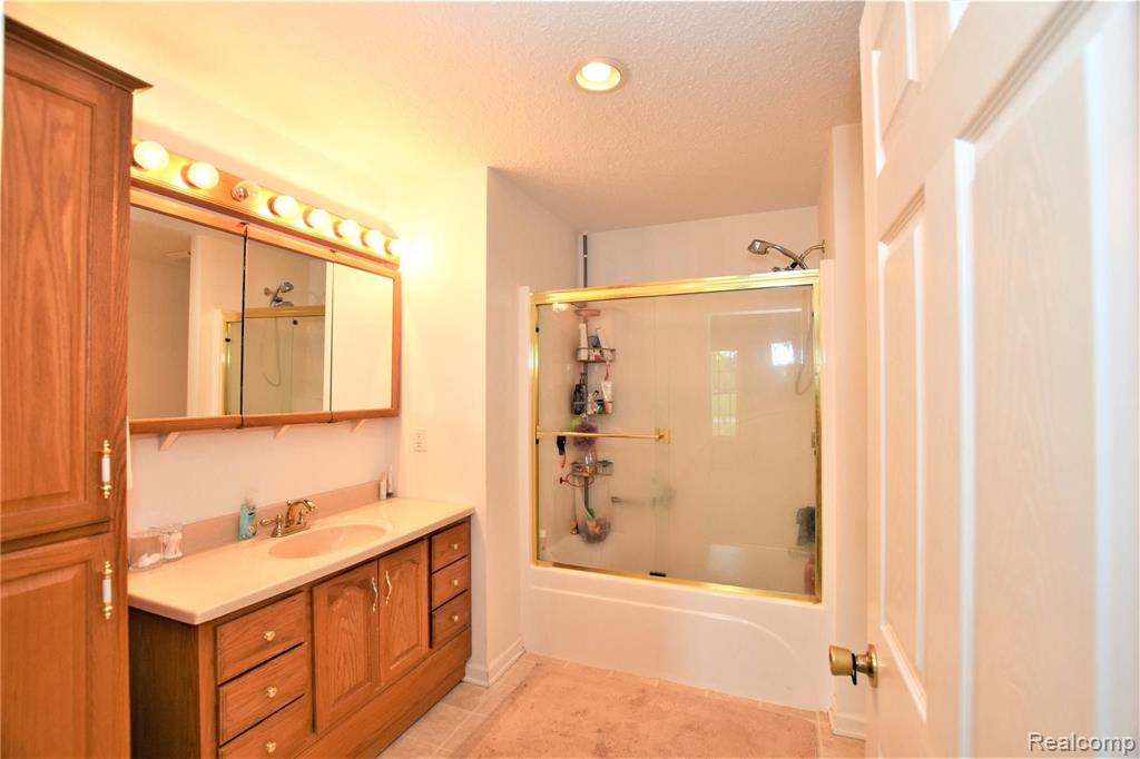 9901 Marshall Road Birch Run, MI 48415 - Photo 20 of 35