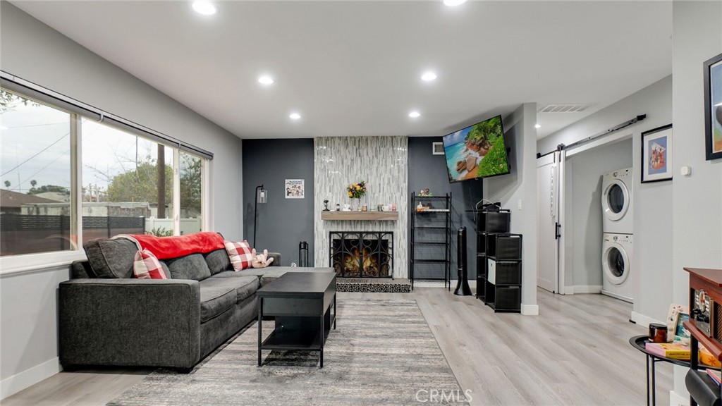 5350 Benecia Drive Riverside, CA 92504 - Photo 5 of 33