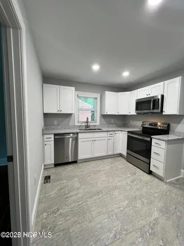 $2,800 | 108 North Warren Street, Greenville, NC 27858