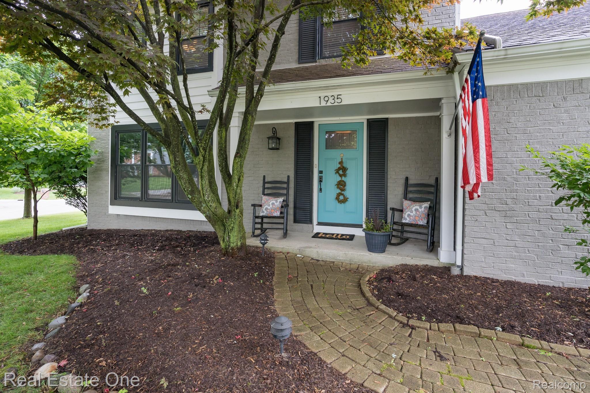 1935 Clear Point Court Rochester, MI 48306 - Photo 2 of 25 Clear Point MLS-W003.jpg