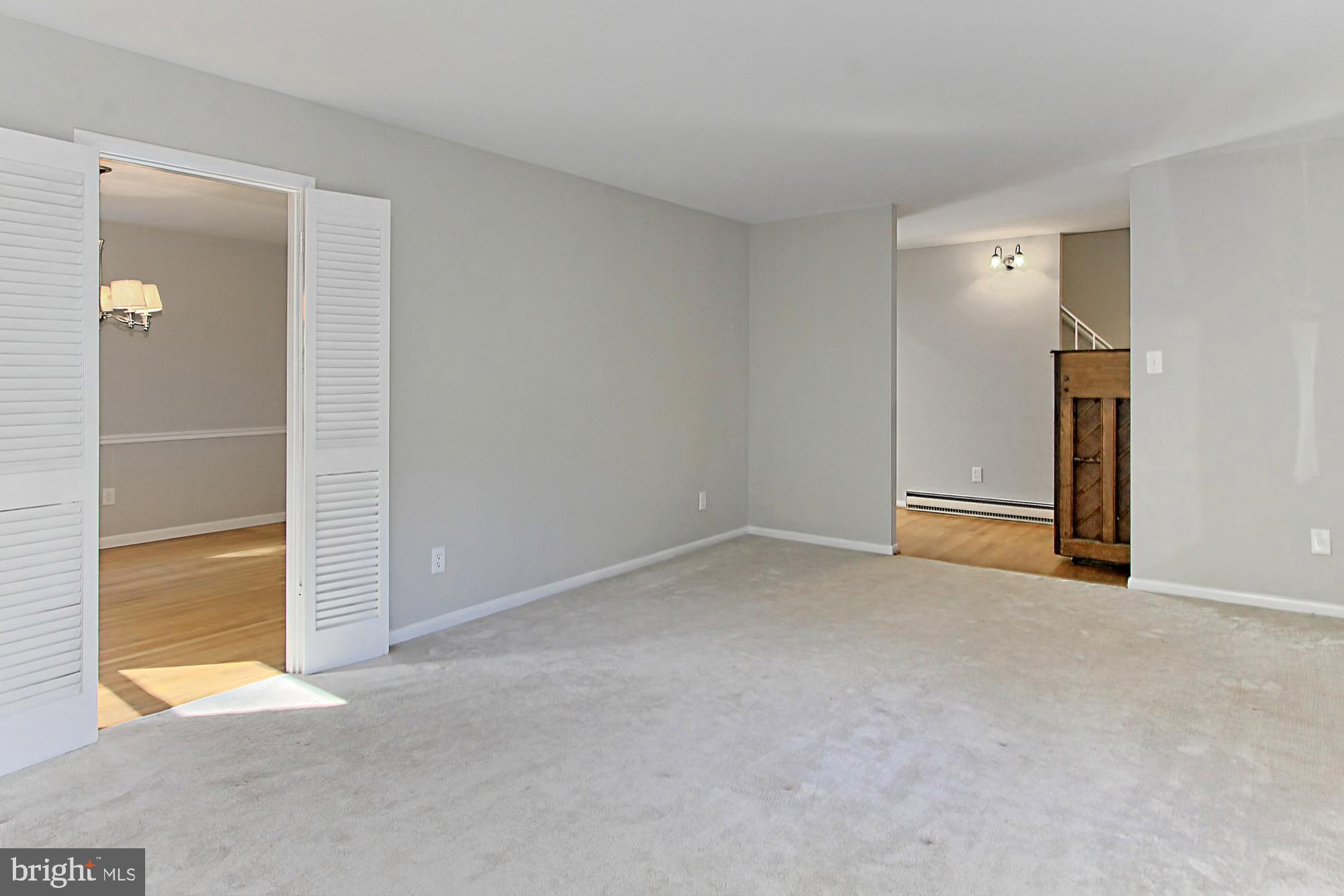 526 Utterback Store Road Great Falls, VA 22066 - Photo 17 of 63 Living Room
