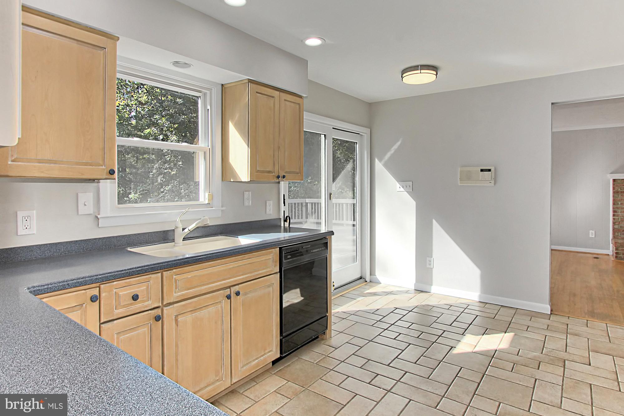 526 Utterback Store Road Great Falls, VA 22066 - Photo 21 of 63 Kitchen
