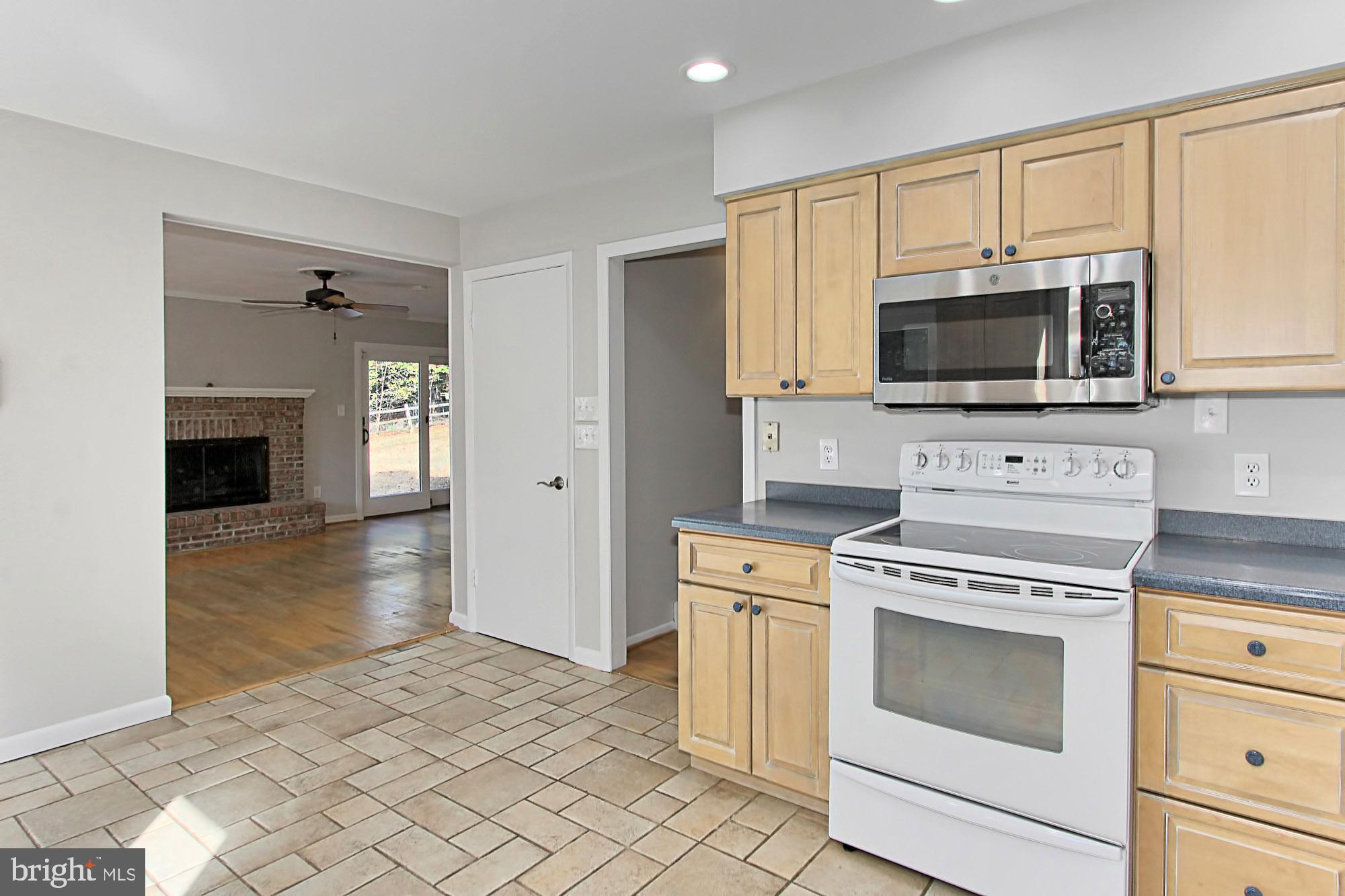 526 Utterback Store Road Great Falls, VA 22066 - Photo 22 of 63 Kitchen