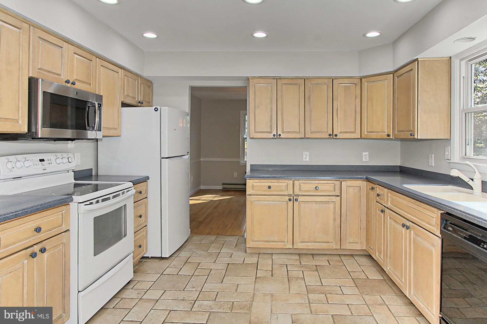 526 Utterback Store Road Great Falls, VA 22066 - Photo 24 of 63 Kitchen