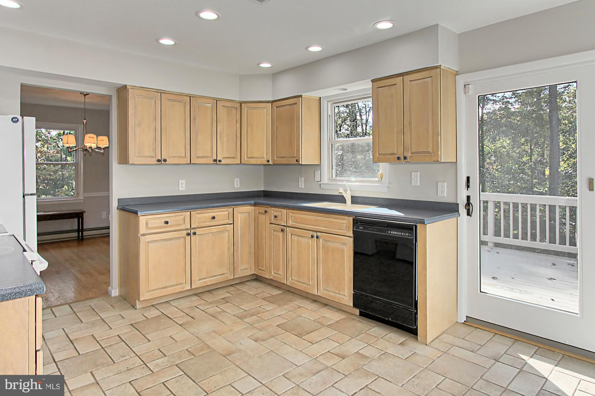 526 Utterback Store Road Great Falls, VA 22066 - Photo 25 of 63 Kitchen
