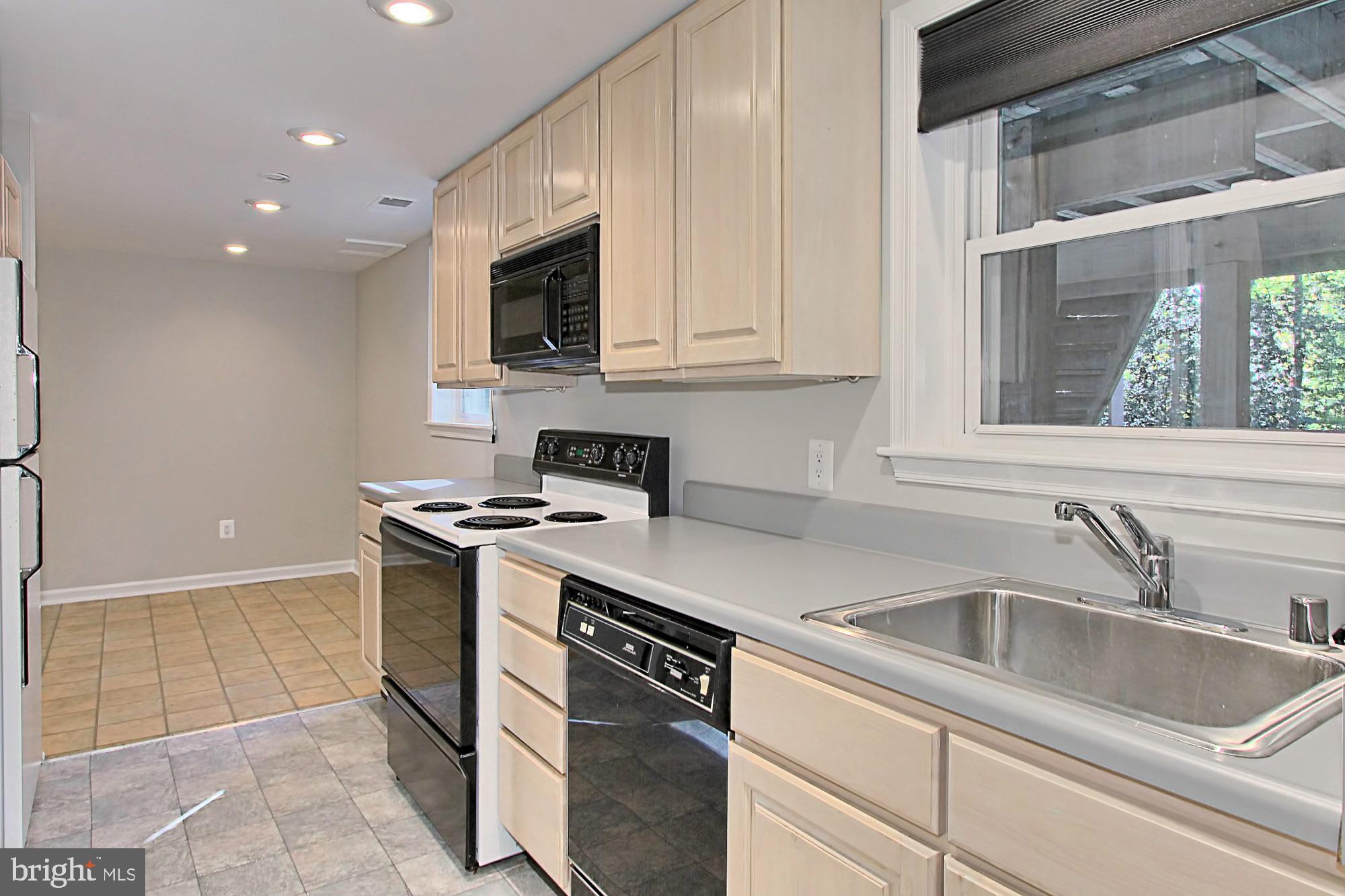 526 Utterback Store Road Great Falls, VA 22066 - Photo 49 of 63 Kitchen