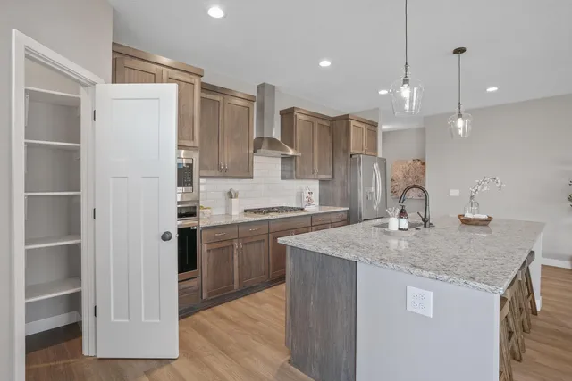 $450,000 | 1253 Willowbrook Circle, Delano, MN 55328