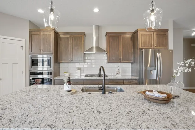 $450,000 | 1253 Willowbrook Circle, Delano, MN 55328