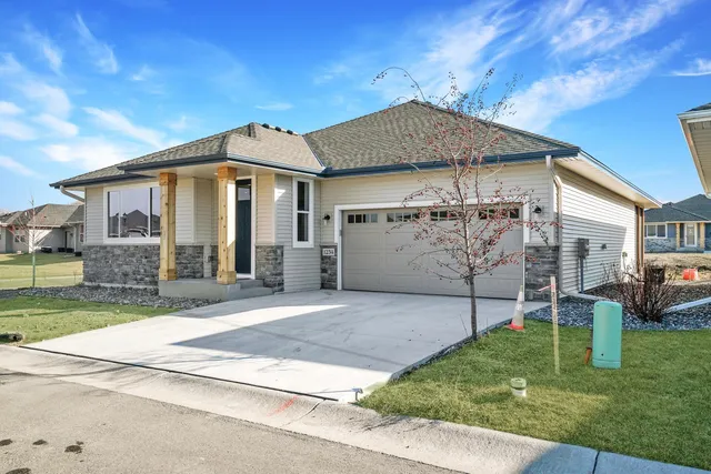 $450,000 | 1253 Willowbrook Circle, Delano, MN 55328