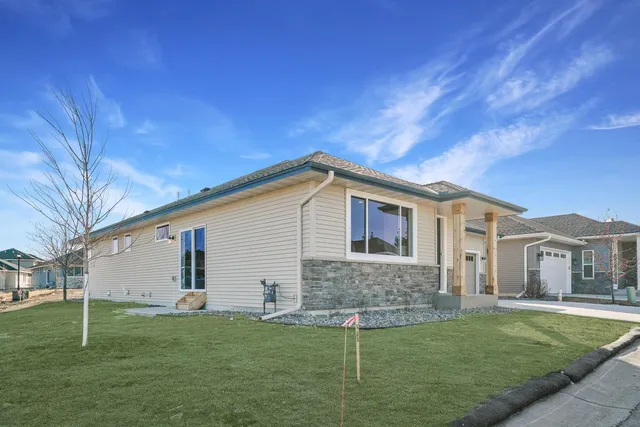 $450,000 | 1253 Willowbrook Circle, Delano, MN 55328