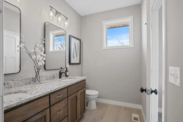 $450,000 | 1253 Willowbrook Circle, Delano, MN 55328