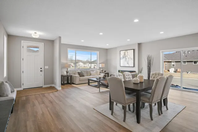 $450,000 | 1253 Willowbrook Circle, Delano, MN 55328