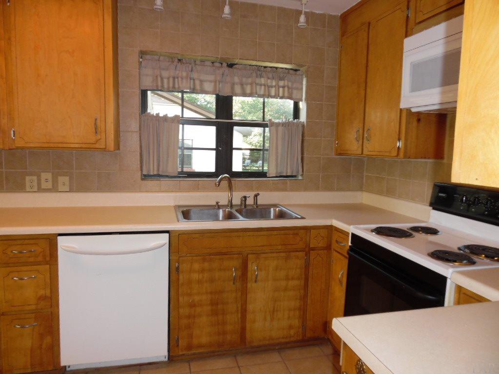 10 Sullivan Road Pensacola, FL 32507 - Photo 13 of 43