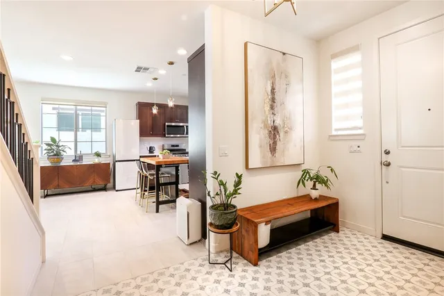 $918,000 | 981 Rodeo Road, Pomona, CA 91766