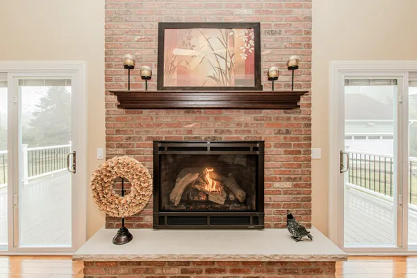 $719,900 | 9055 Yorkshire Drive, Saline, MI 48176