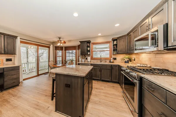 $719,900 | 9055 Yorkshire Drive, Saline, MI 48176