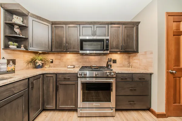 $719,900 | 9055 Yorkshire Drive, Saline, MI 48176