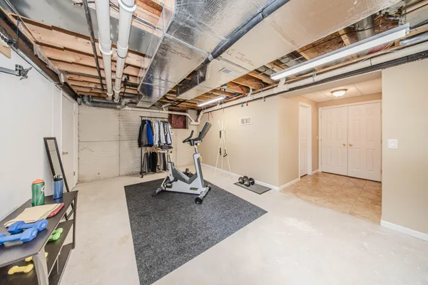 $719,900 | 9055 Yorkshire Drive, Saline, MI 48176