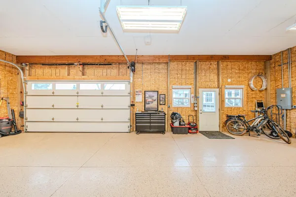 $719,900 | 9055 Yorkshire Drive, Saline, MI 48176