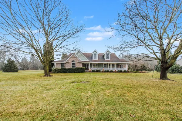 $719,900 | 9055 Yorkshire Drive, Saline, MI 48176