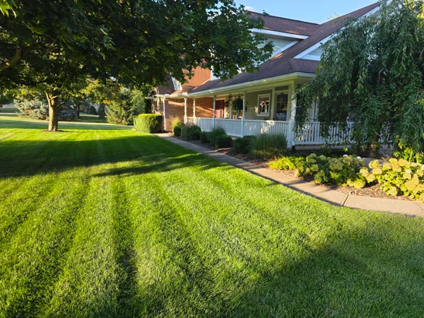 $719,900 | 9055 Yorkshire Drive, Saline, MI 48176