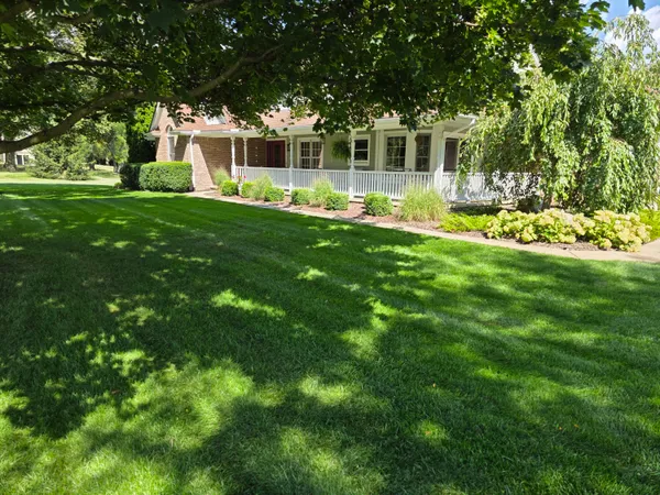 $719,900 | 9055 Yorkshire Drive, Saline, MI 48176