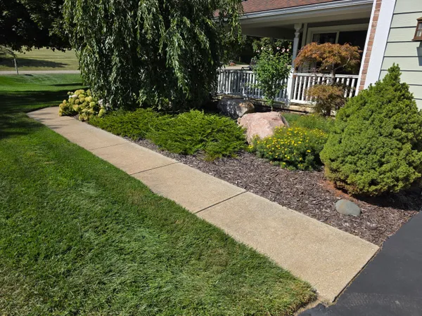 $719,900 | 9055 Yorkshire Drive, Saline, MI 48176