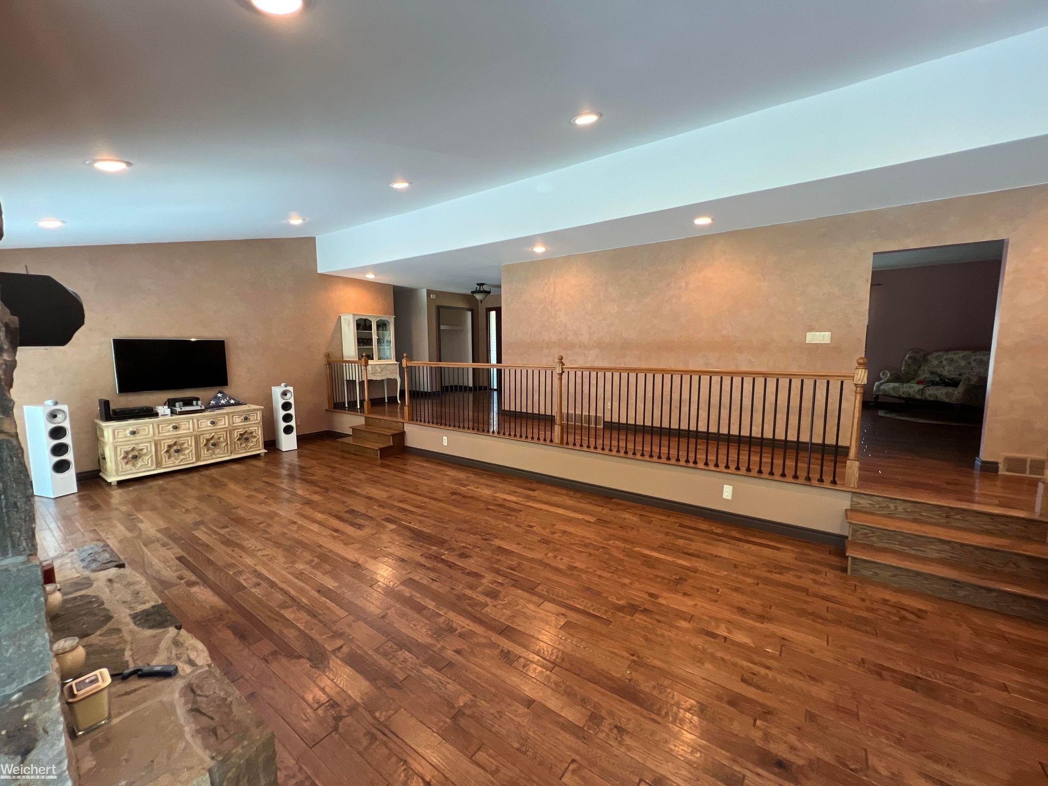 1271 Green Ridge Road Rochester, MI 48309 - Photo 13 of 68 50088001-12.JPG