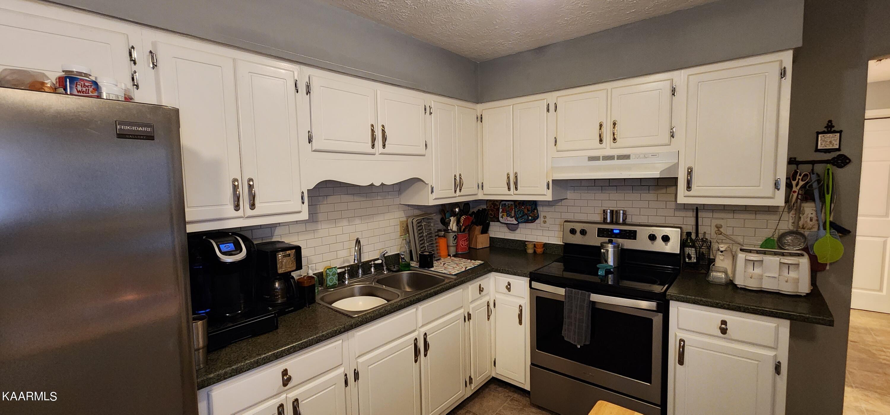 183 Shannon Road Jacksboro, TN 37757 - Photo 5 of 24 20230403_173102