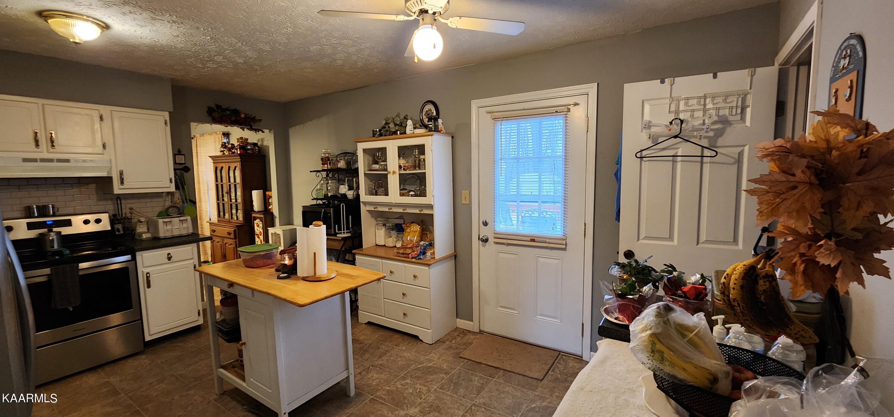 183 Shannon Road Jacksboro, TN 37757 - Photo 6 of 24 20230403_172040