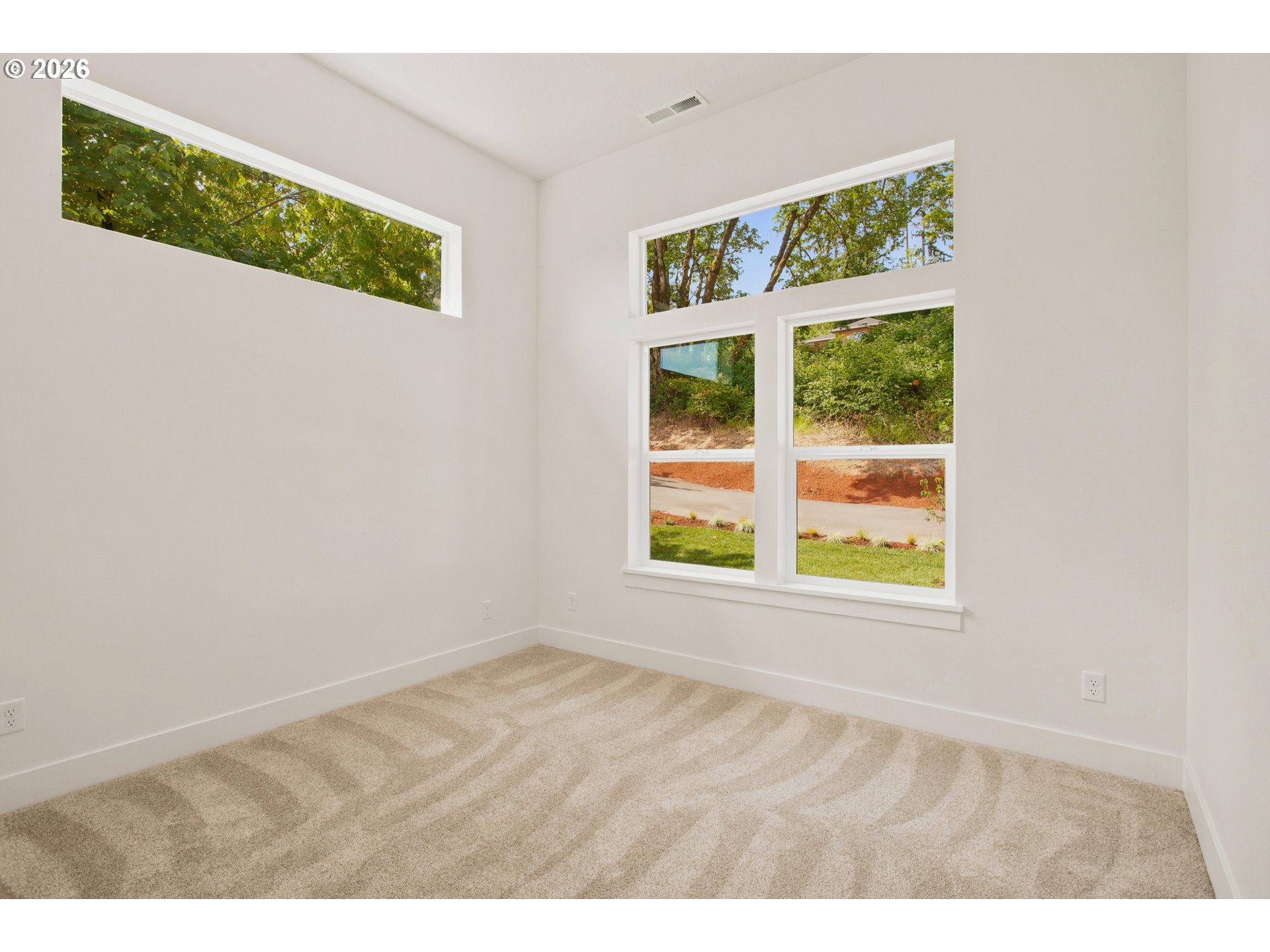6884 Forest Ridge Drive Springfield, OR 97478 - Photo 2 of 40
