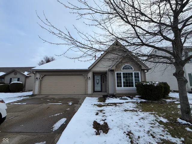 $229,000 | 923 North Mill Run Boulevard, Greenfield, IN 46140