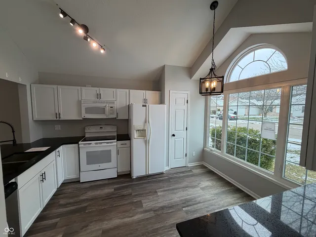 $229,000 | 923 North Mill Run Boulevard, Greenfield, IN 46140