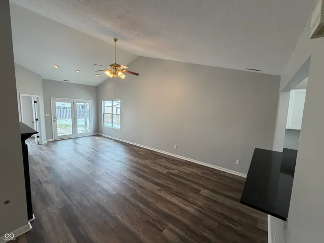 $229,000 | 923 North Mill Run Boulevard, Greenfield, IN 46140