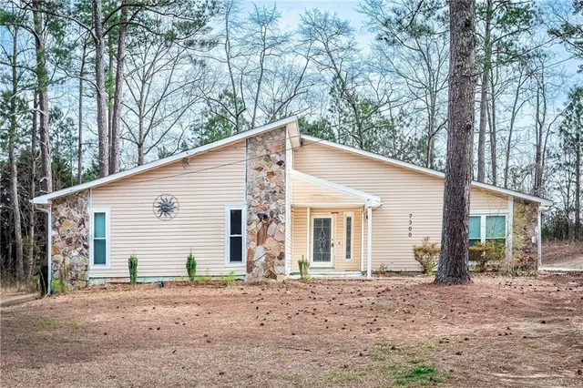 $154,950 | 7300 Buck Creek Drive, Fairburn, GA 30213