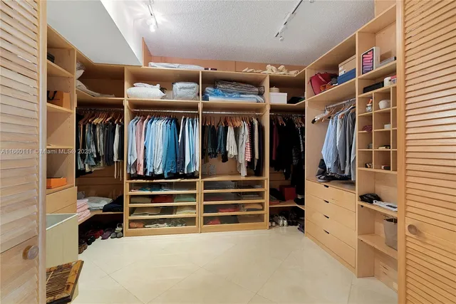 $8,000 | 21050 Point Place, Unit 2702, Aventura, FL 33180