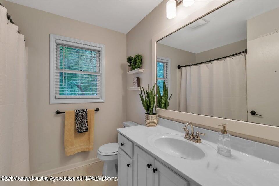 174 Newman Road Okemos, MI 48864 - Photo 22 of 54 Primary Bath