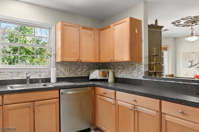 30 Federal Hill Road, Unit 13 Pompton Lakes, NJ 07442 - Photo 6 of 27