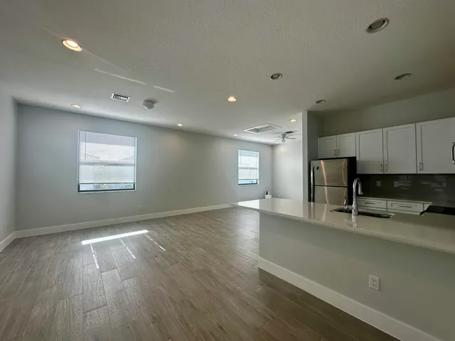 $2,200 | 5032 Grandiflora Road, Palm Beach Gardens, FL 33418