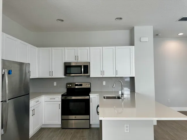 $2,200 | 5032 Grandiflora Road, Palm Beach Gardens, FL 33418