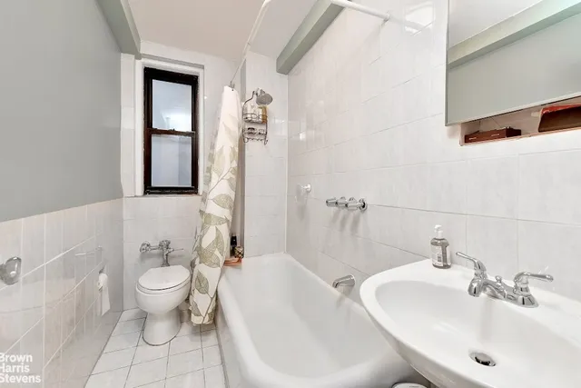 $419,000 | 226-230 East 12th Street, Unit 5D | East Village