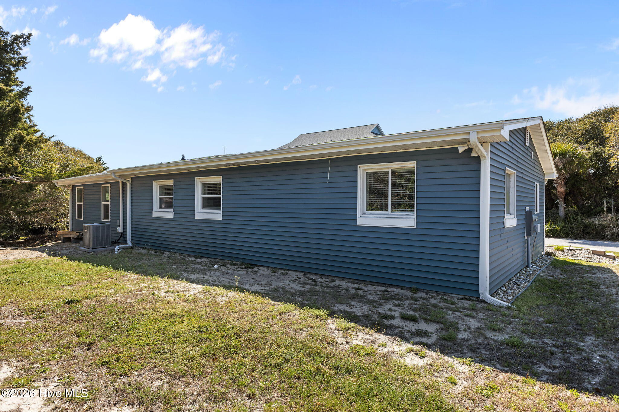 102 Fairfax Road Emerald Isle, NC 28594 - Photo 4 of 47 3-web-or-mls-1S3A2568